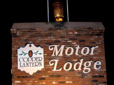 Copper Lantern Motor Lodge West Brookfield Exterior photo